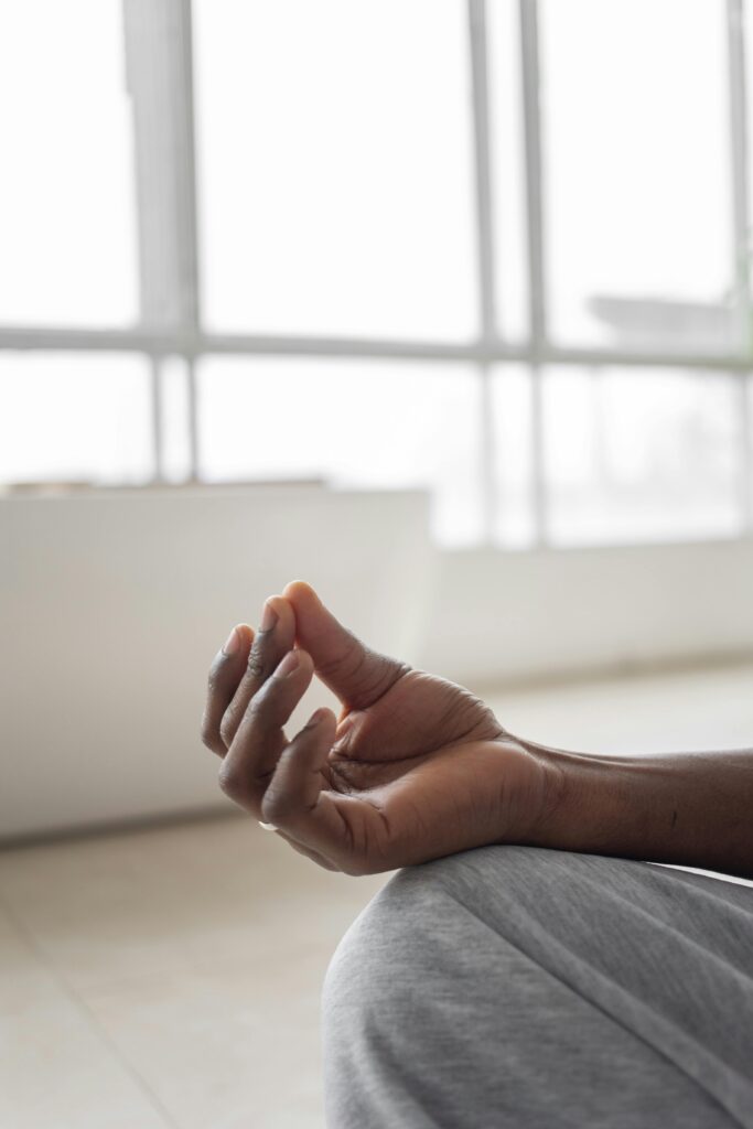 how to hold a mala